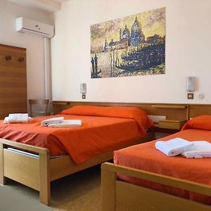 Dreibettzimmer